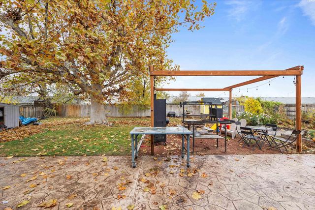 111 N Lincoln Ave, Kennewick, WA 99336