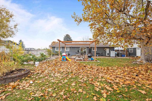 111 N Lincoln Ave, Kennewick, WA 99336