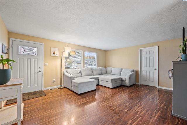 111 N Lincoln Ave, Kennewick, WA 99336