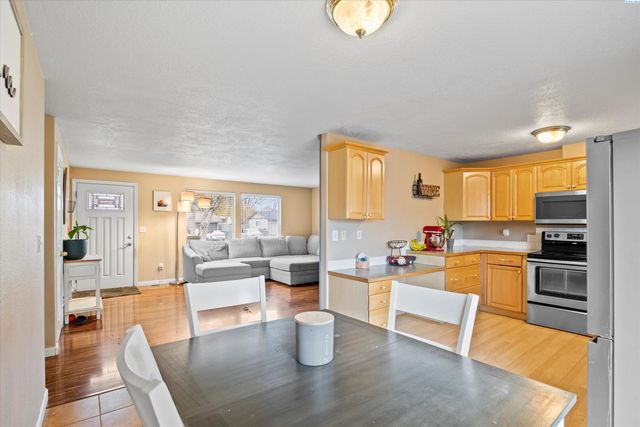 111 N Lincoln Ave, Kennewick, WA 99336