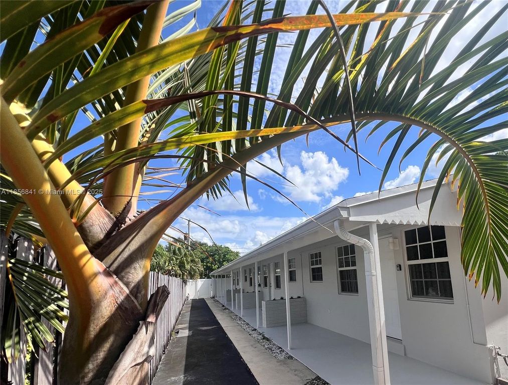 716 SE 14th Ct #1-4, Fort Lauderdale, FL 33316