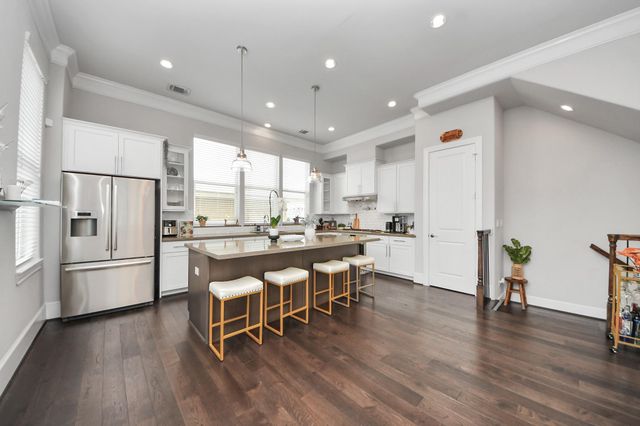 9614 Riddlewood Ln, Houston, TX 77025