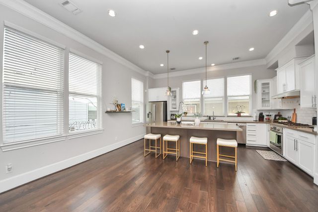 9614 Riddlewood Ln, Houston, TX 77025