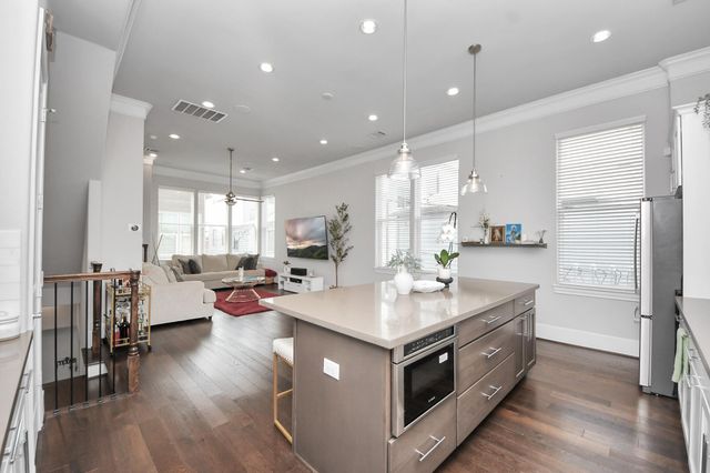 9614 Riddlewood Ln, Houston, TX 77025