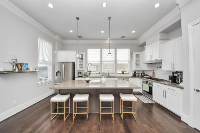 9614 Riddlewood Ln, Houston, TX 77025