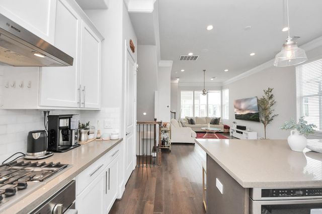 9614 Riddlewood Ln, Houston, TX 77025