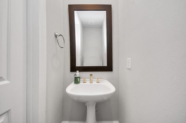 9614 Riddlewood Ln, Houston, TX 77025