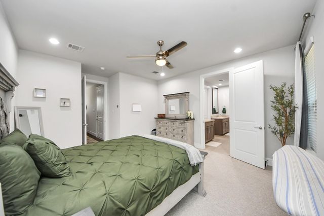 9614 Riddlewood Ln, Houston, TX 77025