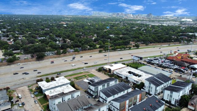 9614 Riddlewood Ln, Houston, TX 77025