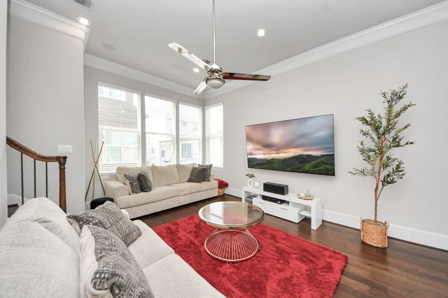 9614 Riddlewood Ln, Houston, TX 77025