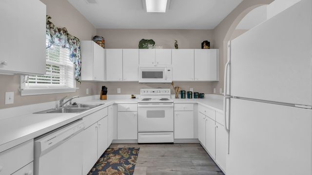5825 Catalina Dr Unit 523, North Myrtle Beach, SC 29582