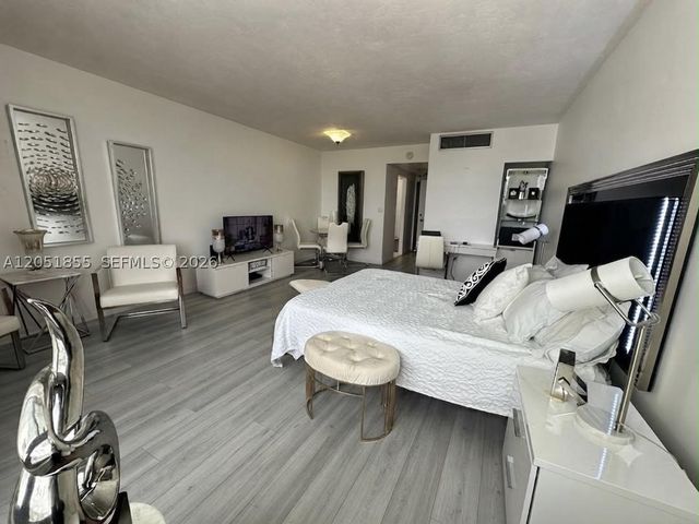 2899 Collins Ave 1734, Miami Beach, FL 33140