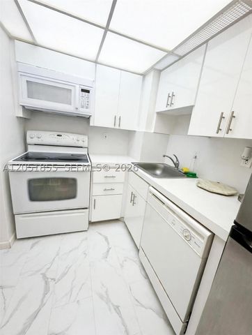 2899 Collins Ave 1734, Miami Beach, FL 33140