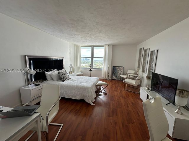 2899 Collins Ave 1734, Miami Beach, FL 33140
