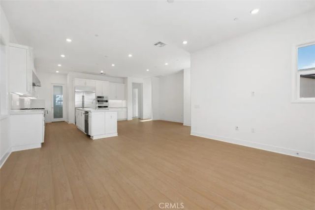 125 Seep, Irvine, CA 92618