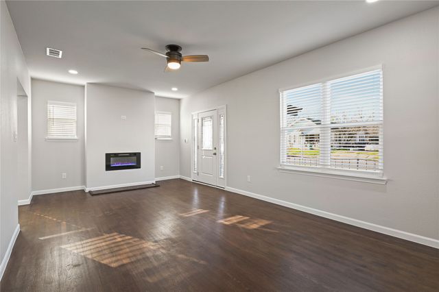 820 W College Street, Sherman, TX 75092