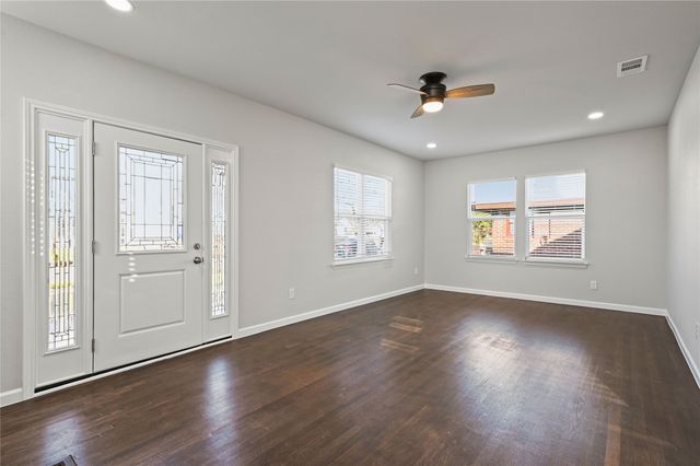 820 W College Street, Sherman, TX 75092