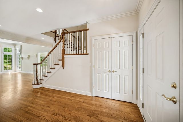 775 S Camelot Court, Lake Forest, IL 60045