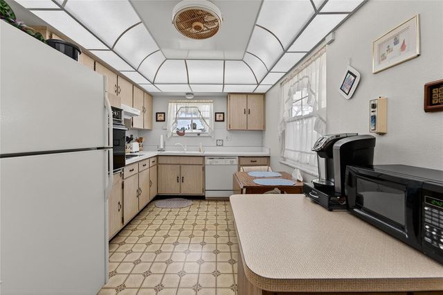 1607 COUNCIL DRIVE, Sun City Center, FL 33573