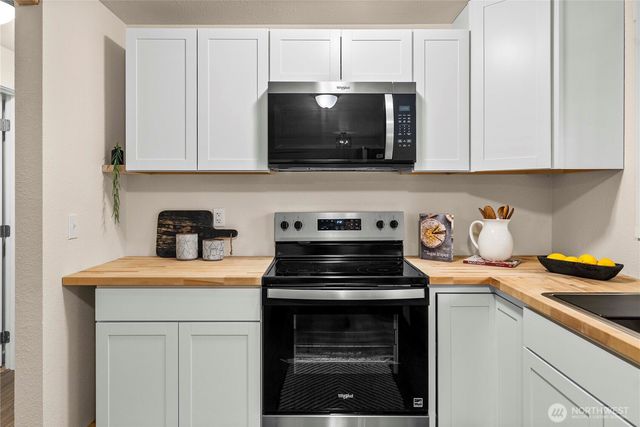 525 SW 302nd Street, Federal Way, WA 98023