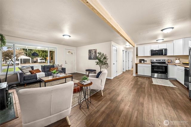 525 SW 302nd Street, Federal Way, WA 98023