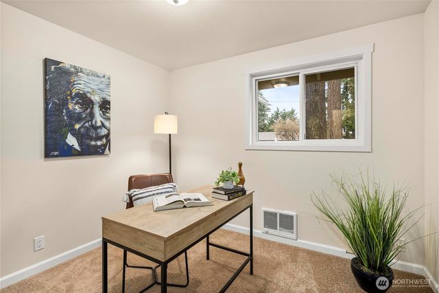 525 SW 302nd Street, Federal Way, WA 98023