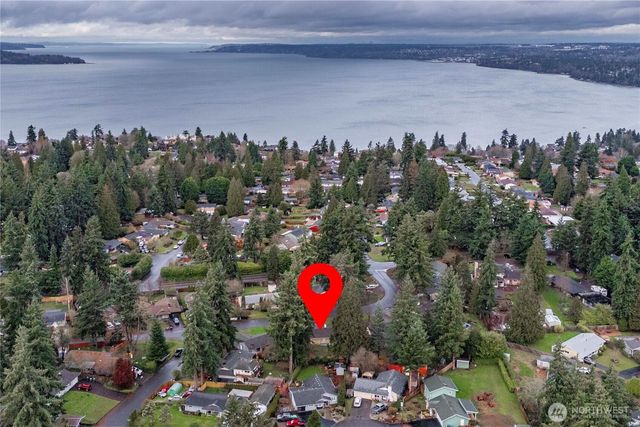 525 SW 302nd Street, Federal Way, WA 98023