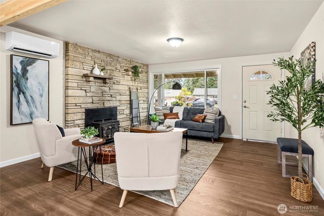 525 SW 302nd Street, Federal Way, WA 98023