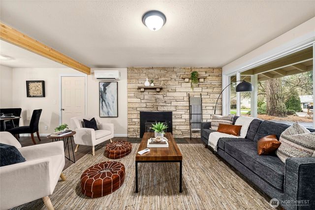 525 SW 302nd Street, Federal Way, WA 98023