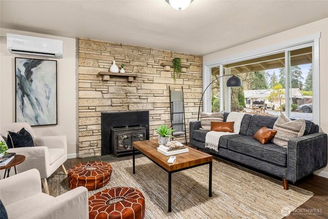 525 SW 302nd Street, Federal Way, WA 98023