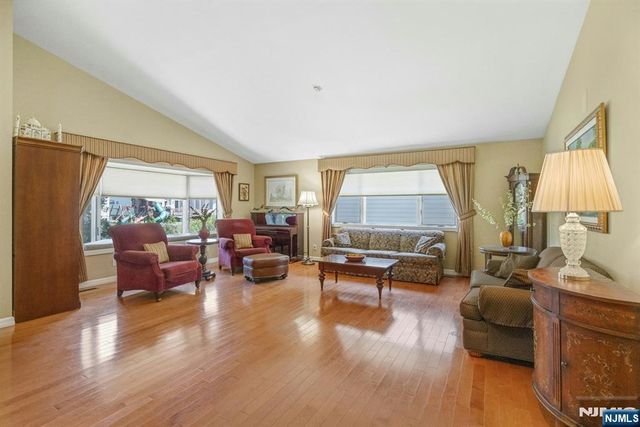 805 Washburn Street, Teaneck, NJ 07666