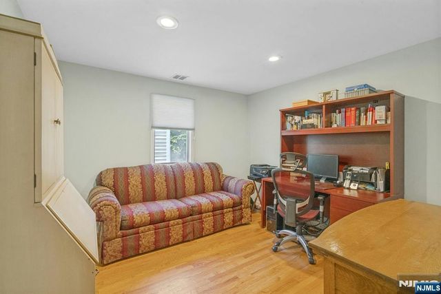805 Washburn Street, Teaneck, NJ 07666