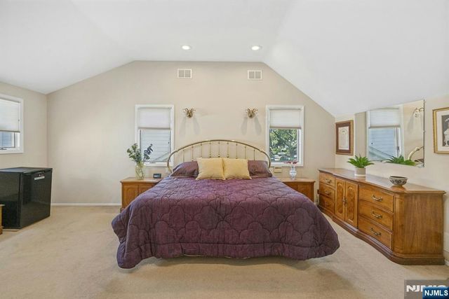 805 Washburn Street, Teaneck, NJ 07666