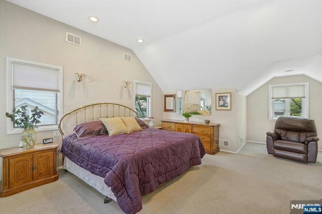 805 Washburn Street, Teaneck, NJ 07666