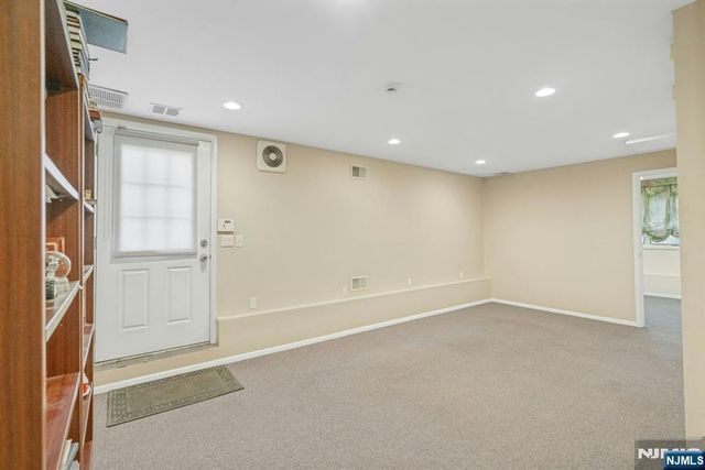 805 Washburn Street, Teaneck, NJ 07666
