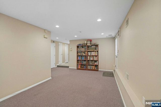 805 Washburn Street, Teaneck, NJ 07666