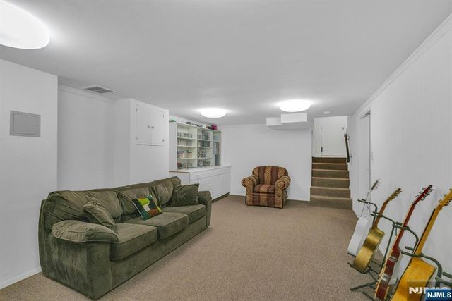 805 Washburn Street, Teaneck, NJ 07666
