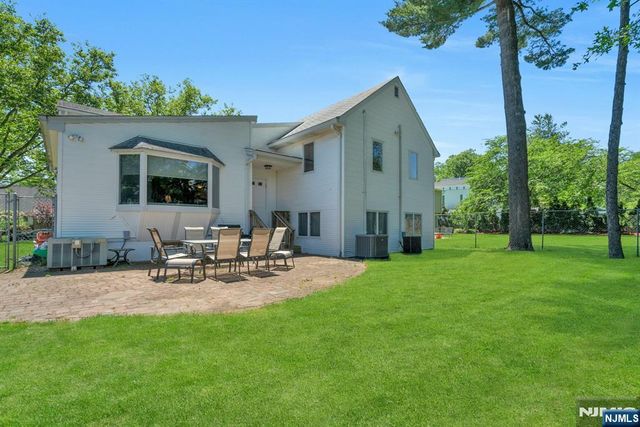 805 Washburn Street, Teaneck, NJ 07666