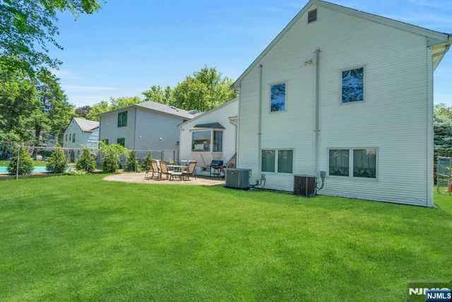 805 Washburn Street, Teaneck, NJ 07666