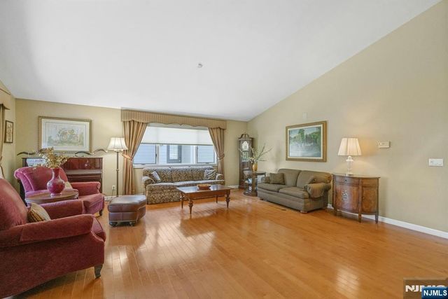 805 Washburn Street, Teaneck, NJ 07666
