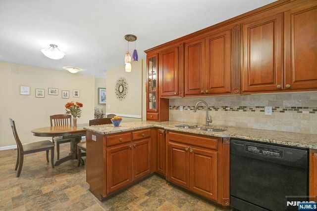 805 Washburn Street, Teaneck, NJ 07666