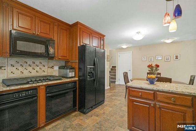 805 Washburn Street, Teaneck, NJ 07666