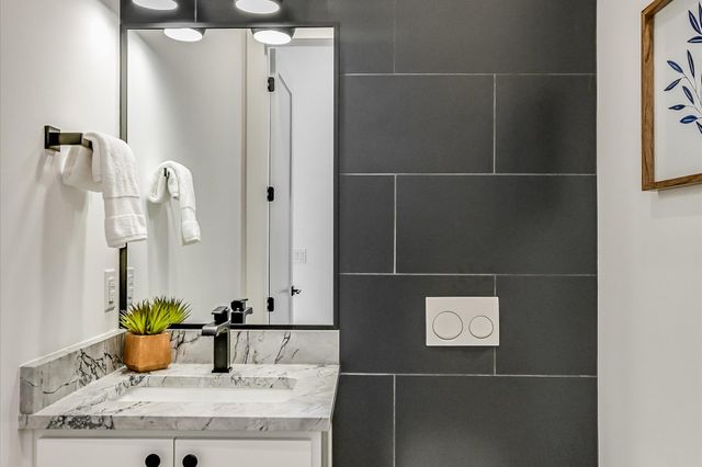 1712 Nash Ave A, Austin, TX 78704