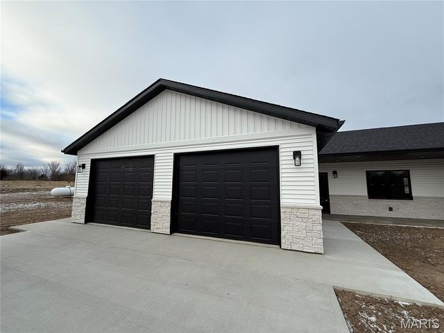 11290 Green Acres Trail, Hannibal, MO 63401