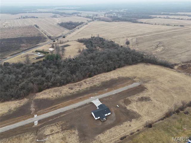 11290 Green Acres Trail, Hannibal, MO 63401