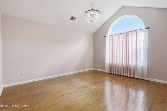 8019 Saint Andrews Village Dr, Louisville, KY 40241