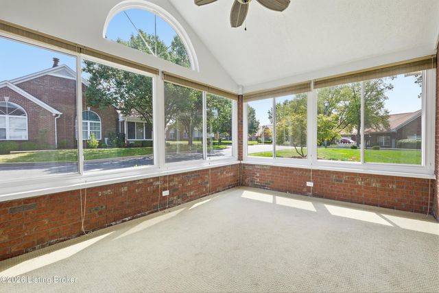 8019 Saint Andrews Village Dr, Louisville, KY 40241
