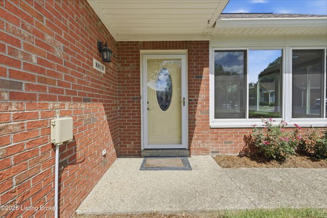 8019 Saint Andrews Village Dr, Louisville, KY 40241