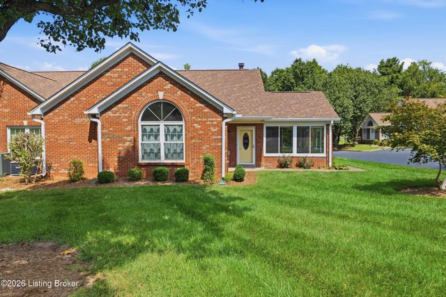 8019 Saint Andrews Village Dr, Louisville, KY 40241