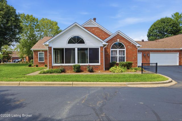 8019 Saint Andrews Village Dr, Louisville, KY 40241